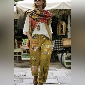 “Unforgettable” velvet pants